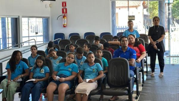 Visita Institucional de alunos à Câmara Municipal